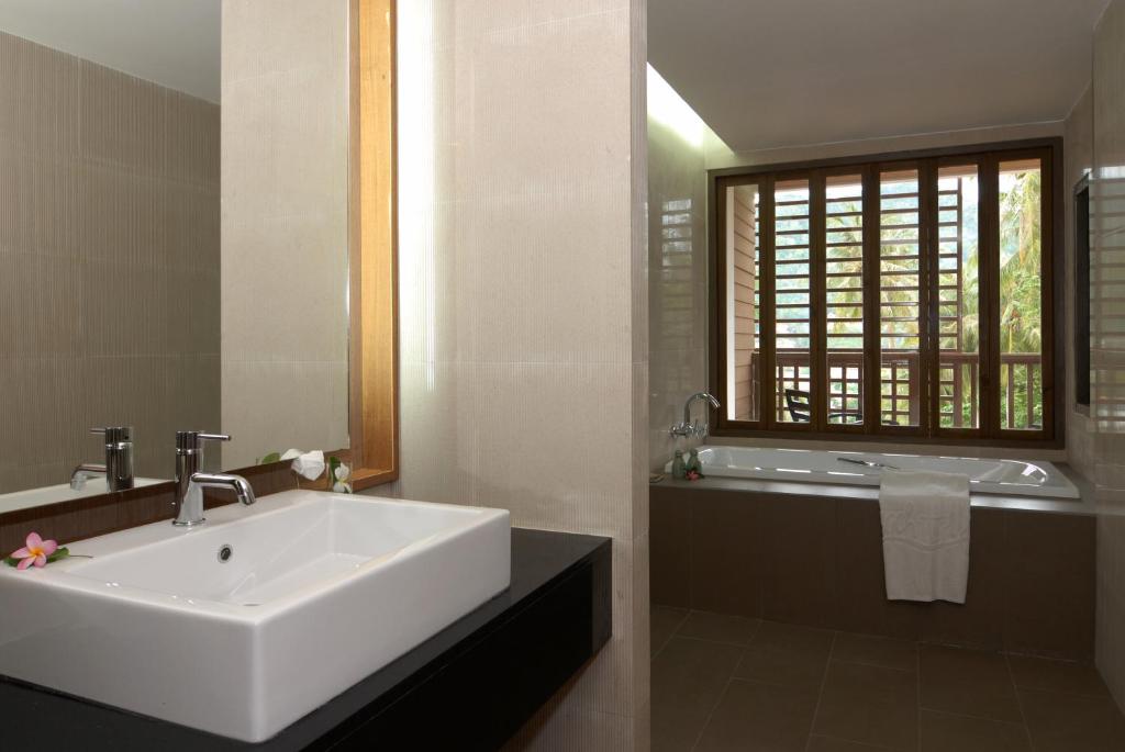 Peach Blossom Resort & Pool Villa - SHA Plus - Grand Deluxe Double Of Twin Room