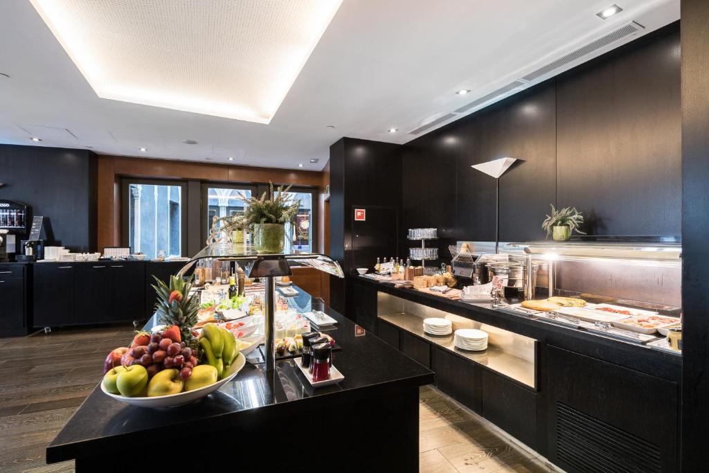 Catalonia Catedral - 6