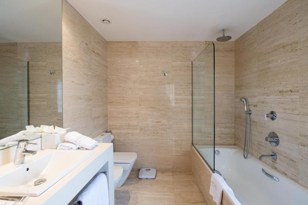 Catalonia Catedral - 17