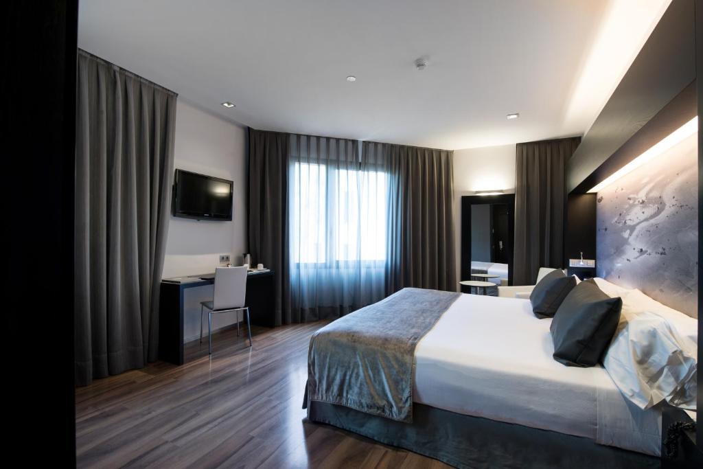 Catalonia Catedral - 19