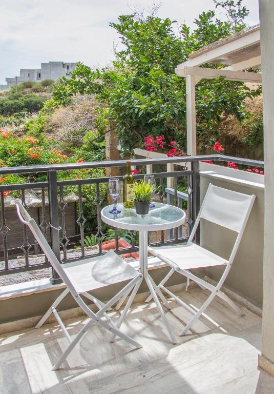 Balkón nebo terasa v ubytování Attalos Apartments
