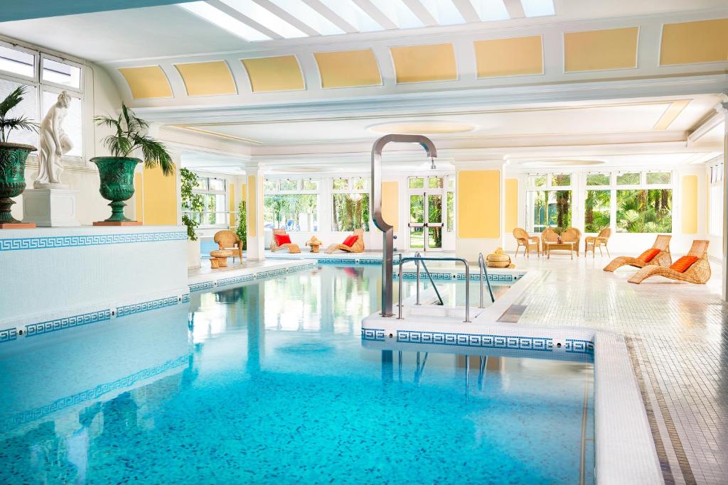 Bazén v ubytování Hotel Metropole nebo v jeho okolí