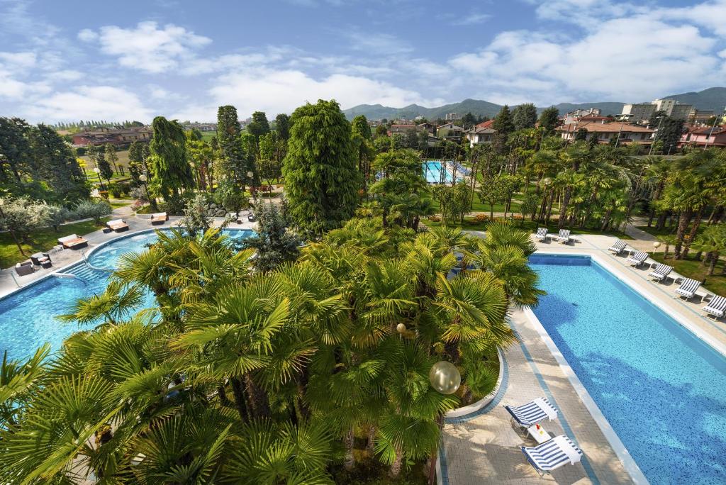 Bazén v ubytování Hotel Metropole nebo v jeho okolí