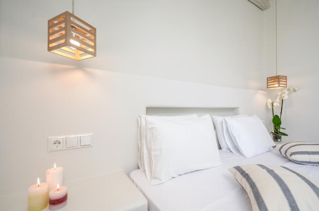 Postel nebo postele na pokoji v ubytování Agnadi Hotel