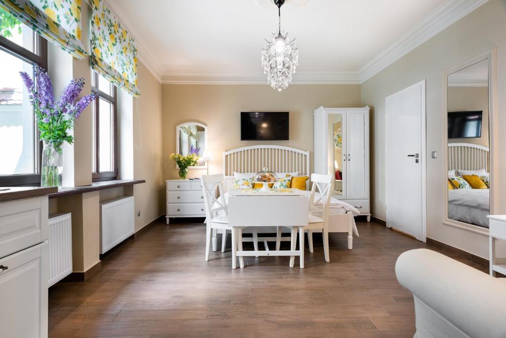 Televízia a/alebo spoločenská miestnosť v ubytovaní P&J Luxury Apartments