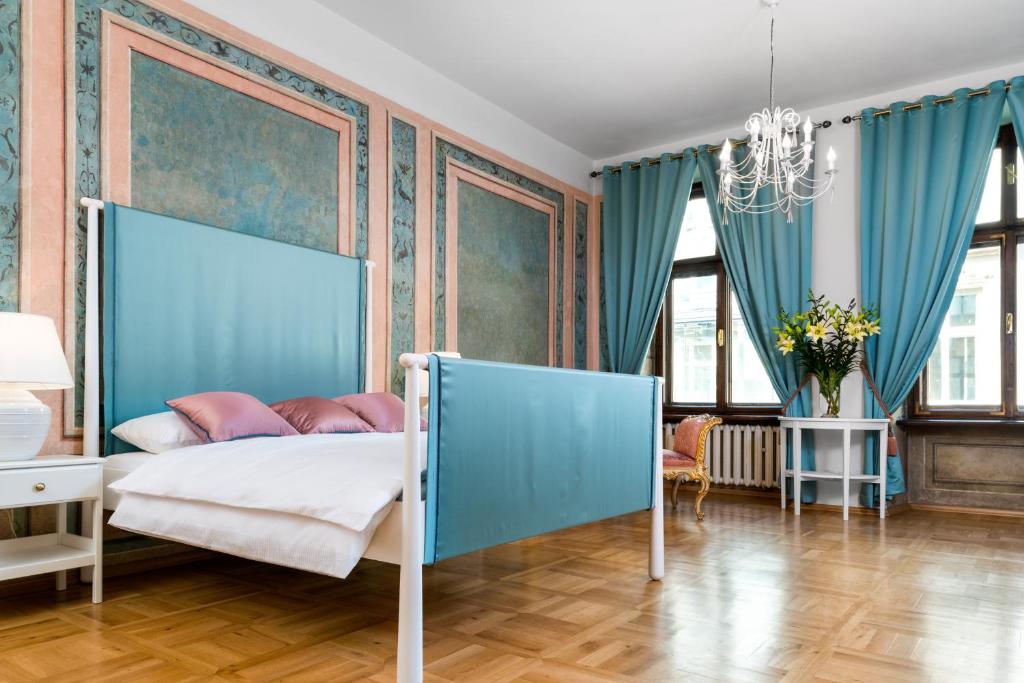 P&J Luxury Apartments - One-Bedroom Apartment