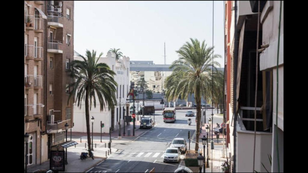 Reina, Valencia – Bijgewerkte prijzen 2023