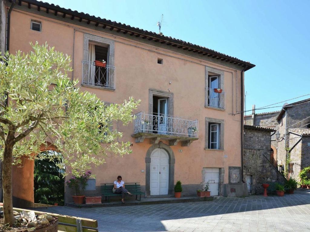 Foto da galeria de 5 Person Villa in Sermugnano with Communal Swimming Pool em Sermugnano