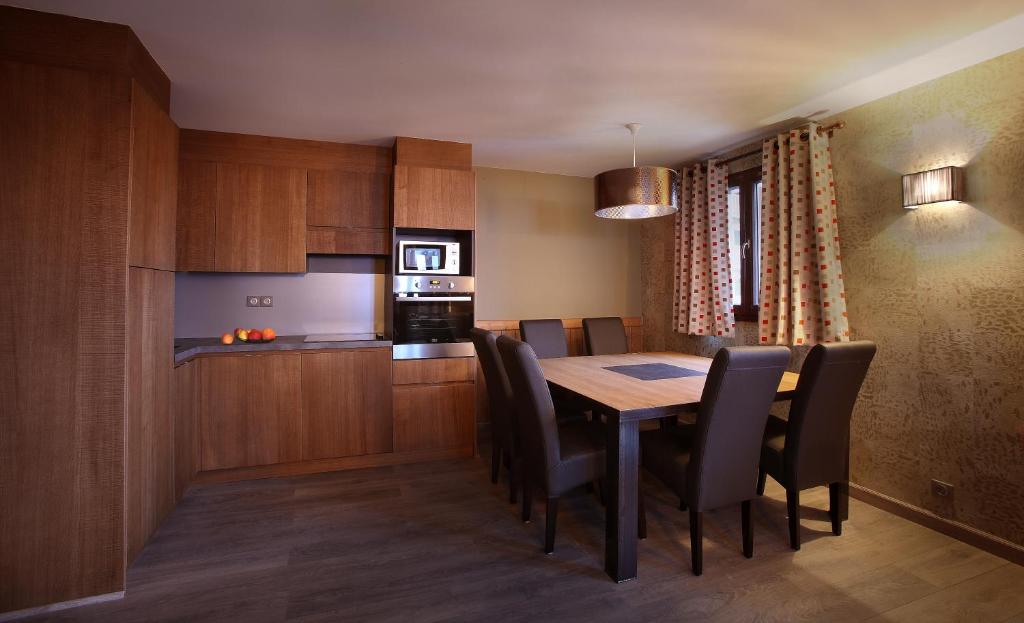 Résidence Les Arolles by Les Etincelles - 3-bedroom Apartment With Sofa Bed