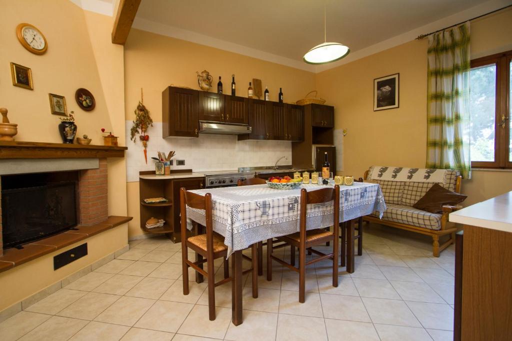 Kuchyňa alebo kuchynka v ubytovaní Casa Elena
