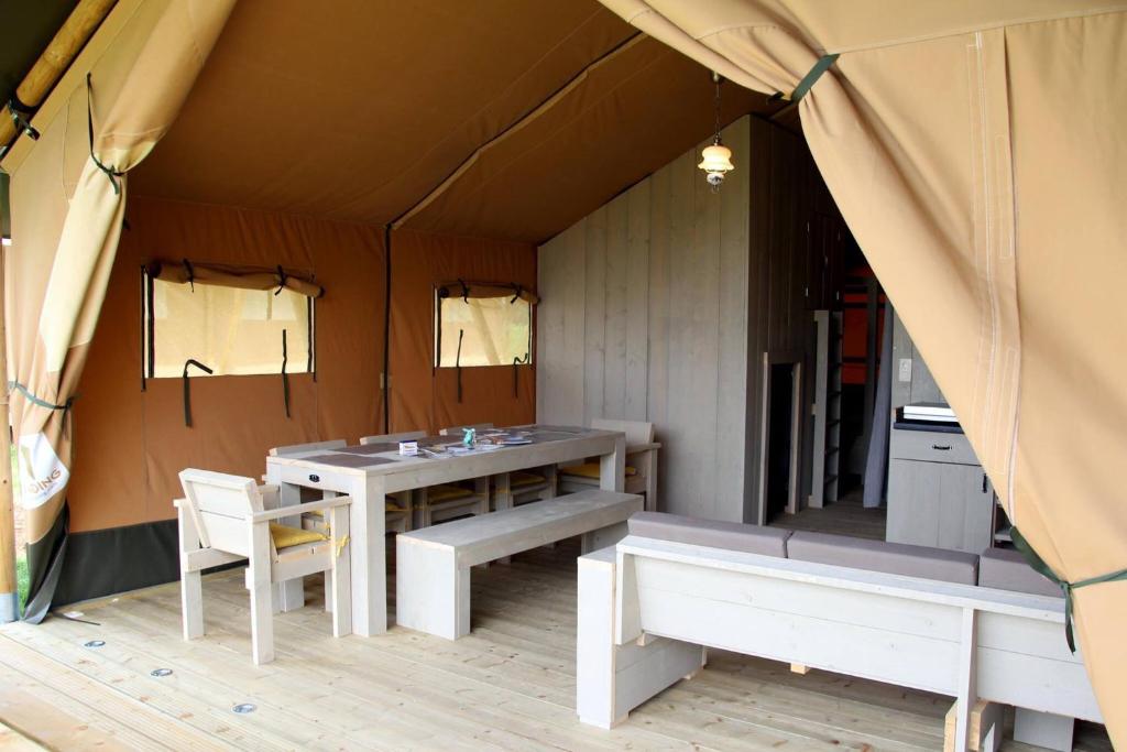 Foto dalla galleria di Glamping op het Zeugekot a Beveren