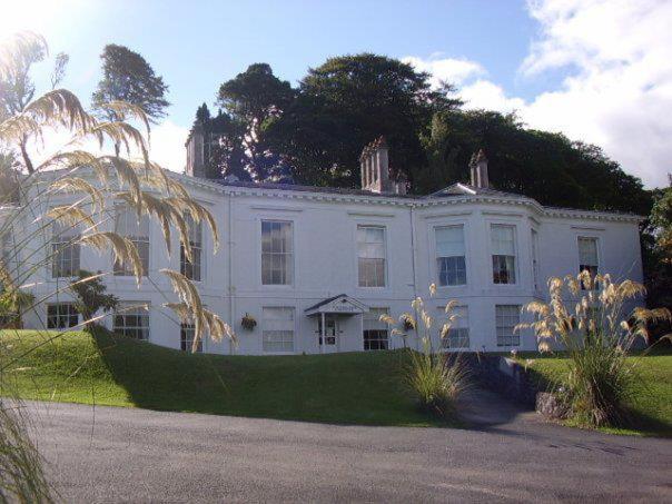 The building where the apartment is located 