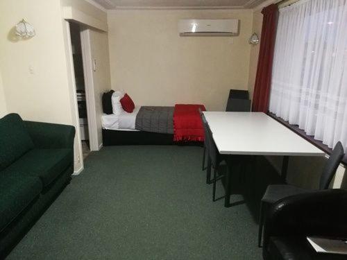 Posezení v ubytování Ascot Oamaru Motel