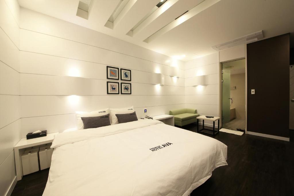 Premium Ava Hotel - Standard Double Room