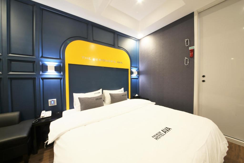 Premium Ava Hotel - Deluxe Double Room