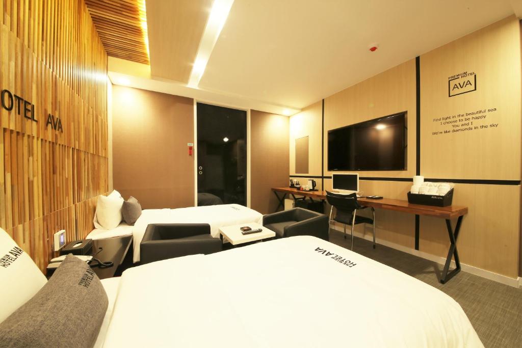 Premium Ava Hotel - Deluxe Twin Room