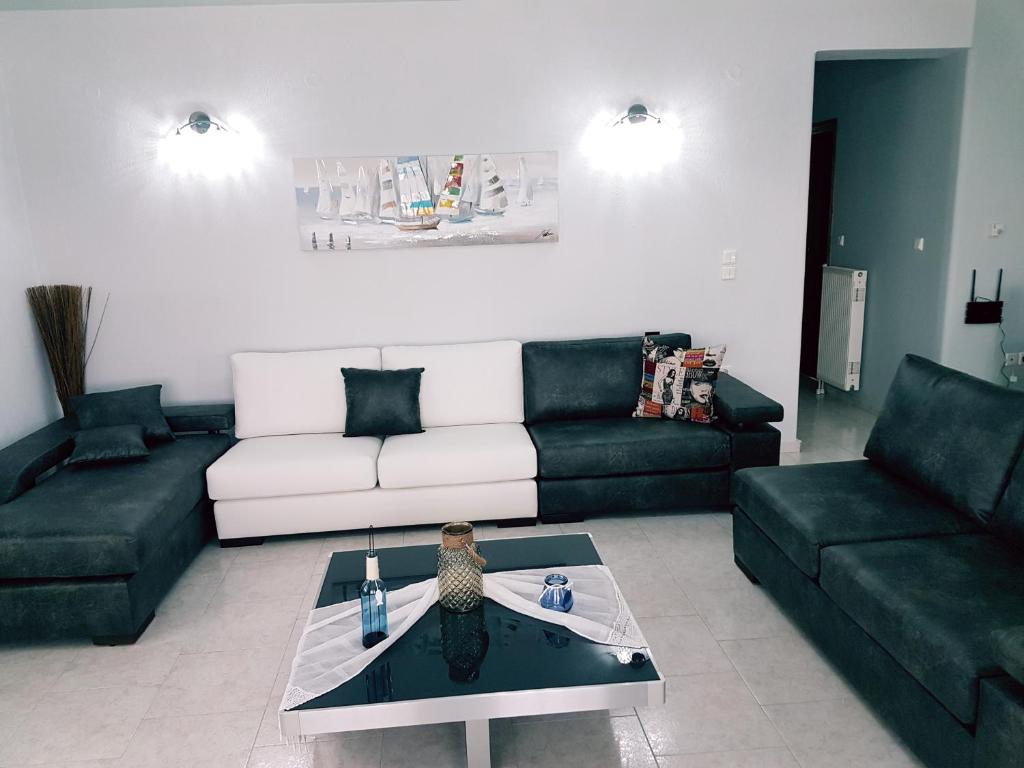 Część wypoczynkowa w obiekcie Bourlis Apartments