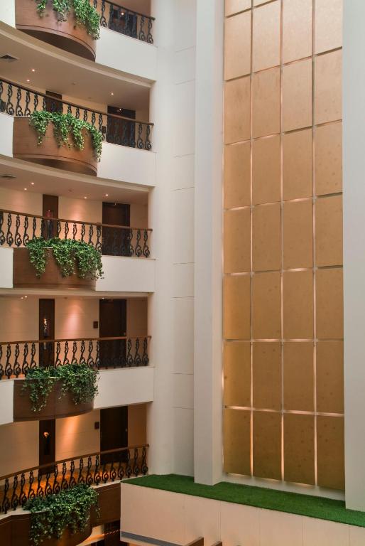 Fotografie z fotogalerie ubytování Savoy Suites Greater Noida v destinaci Greater Noida