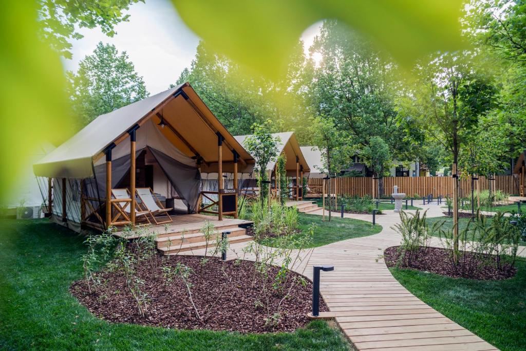 Zahrada ubytování Glamping Olimia Adria village