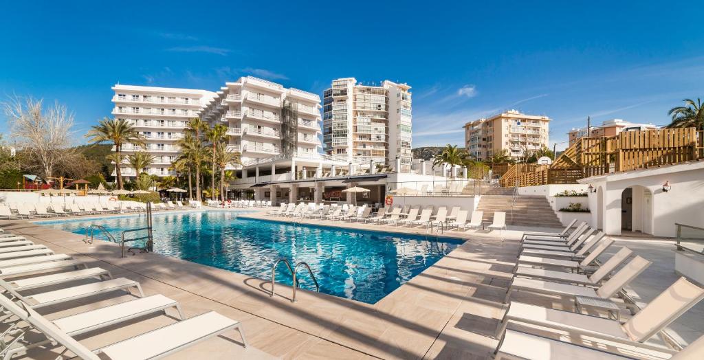 A piscina localizada em Globales Palmanova ou nos arredores