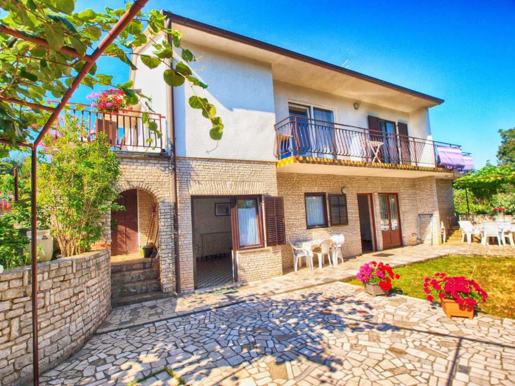 Budova, v ktorej sa apartmán nachádza