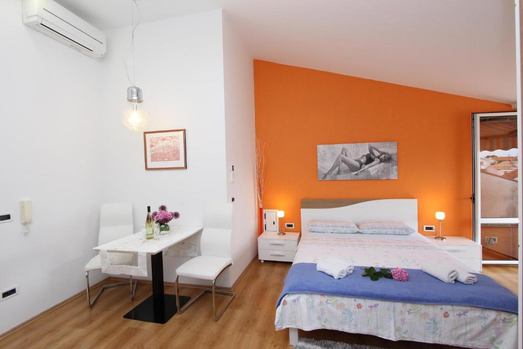 Apartments Tanja - Studio With Balcony