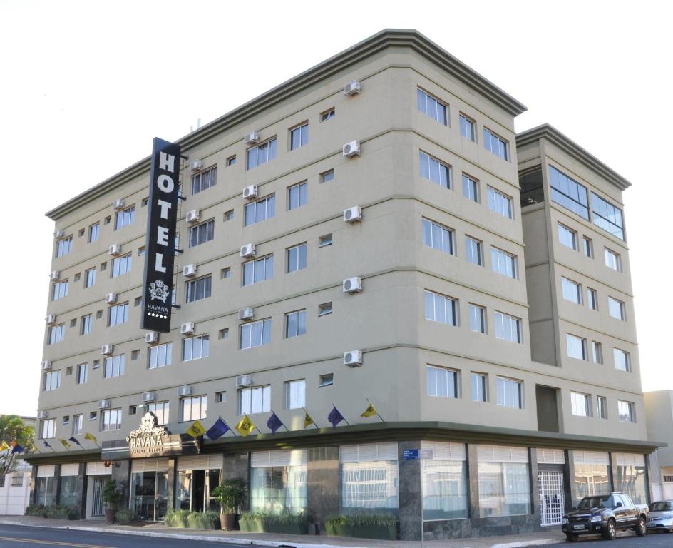 an image of the front of the hotel at Havana Palace Hotel II in Uberaba