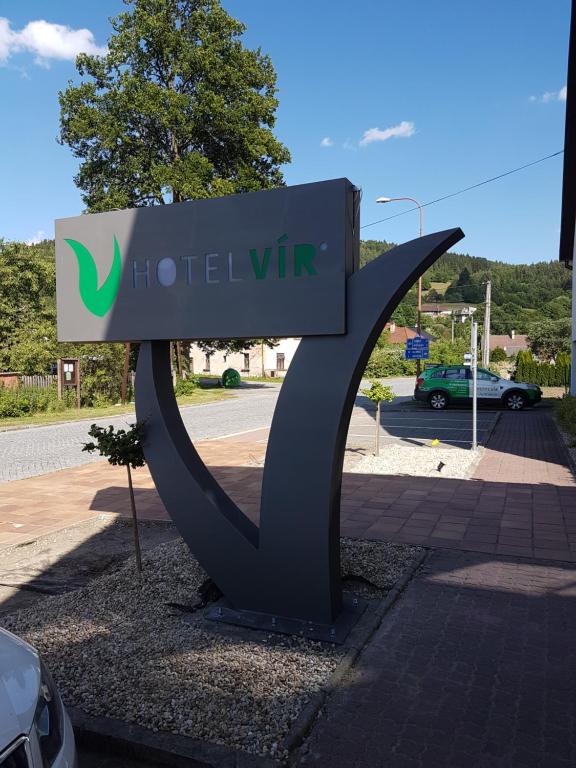 Nespecifikovaný výhled na hory nebo výhled na hory při pohledu z hotelu