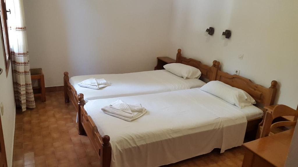 Stelios Rooms - Twin Room