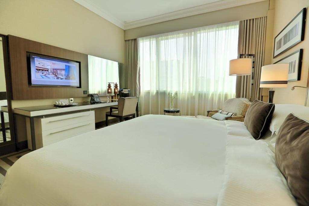 Guest Room - King Bed