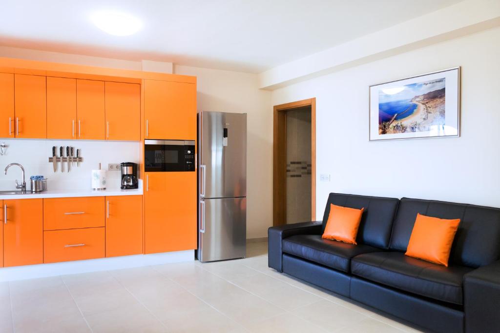 Kuchyň nebo kuchyňský kout v ubytování Casa Julia atico vistas playa Las Teresitas