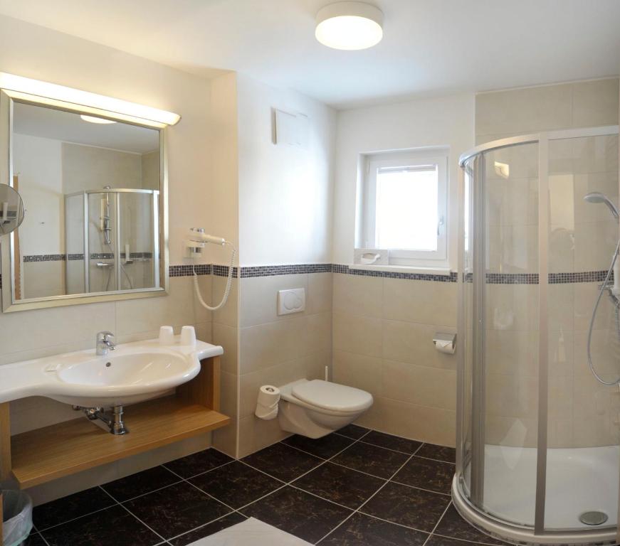 Koupelna v ubytování Panoramahotel Gürtl