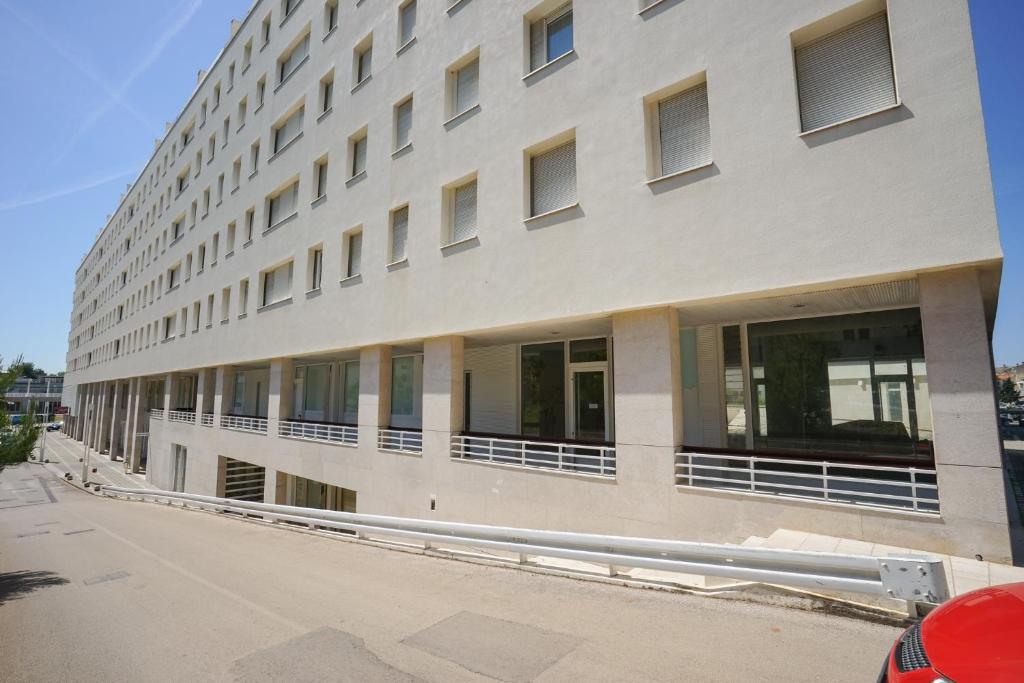Budova, v ktorej sa apartmán nachádza
