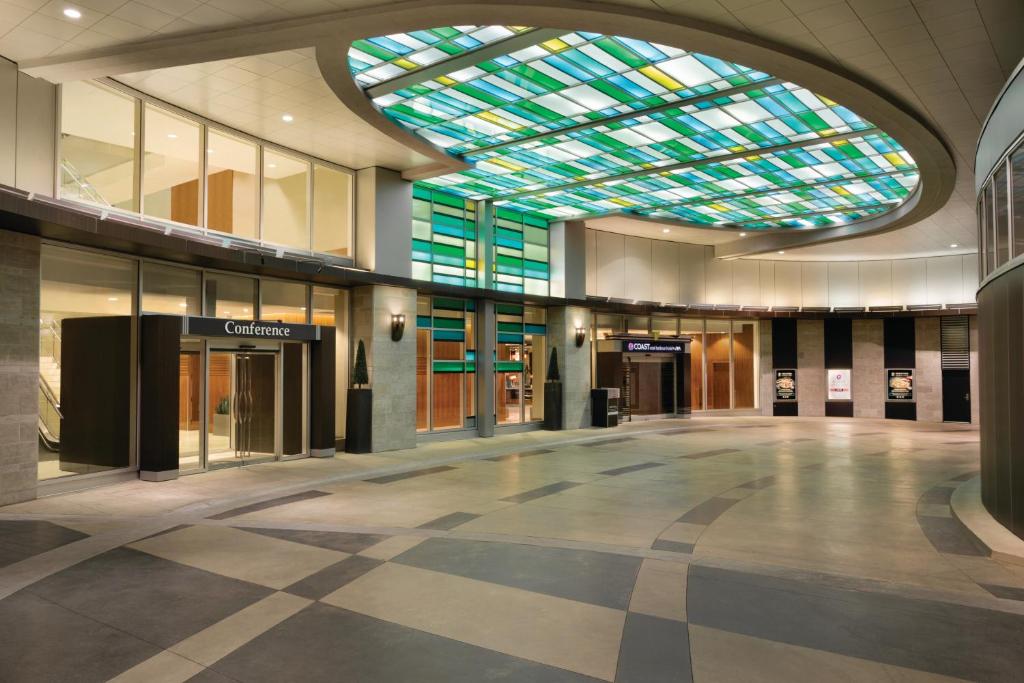 Coast Coal Harbour Vancouver Hotel by APA - Resim 40