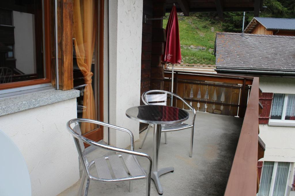 Balkón nebo terasa v ubytování Ferienwohnung Silberdistel, Saastalstrasse 178