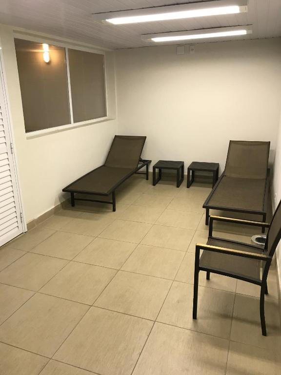  Red Roof Inn Dutra
