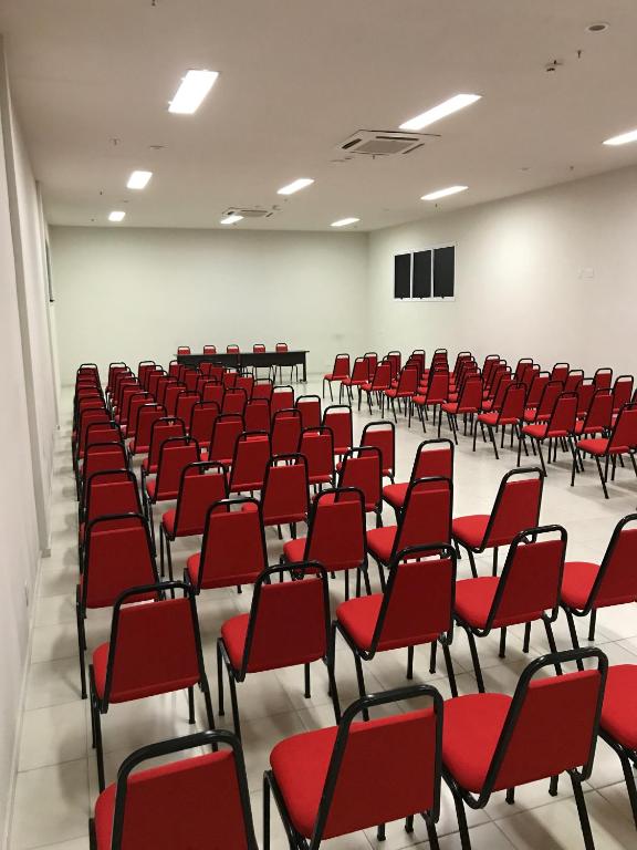  Red Roof Inn Dutra