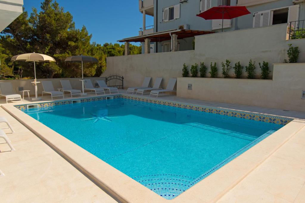 Bazén v ubytování Aparthotel Punta Blu - POOL & SPA nebo v jeho okolí