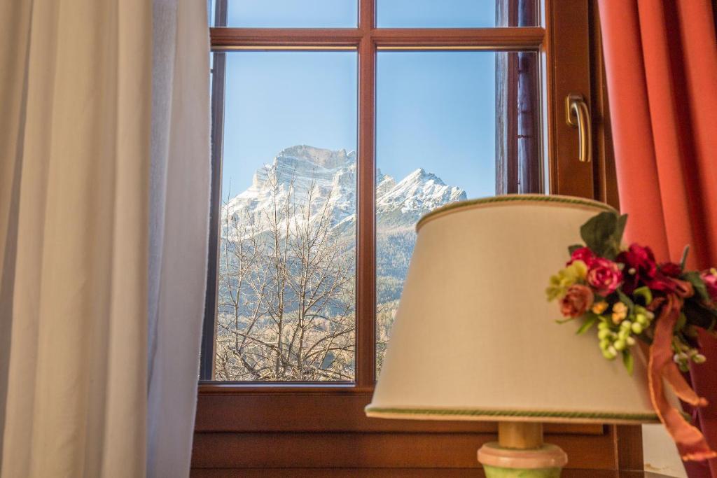 Nespecifikovaný výhled na hory nebo výhled na hory při pohledu z hotelu