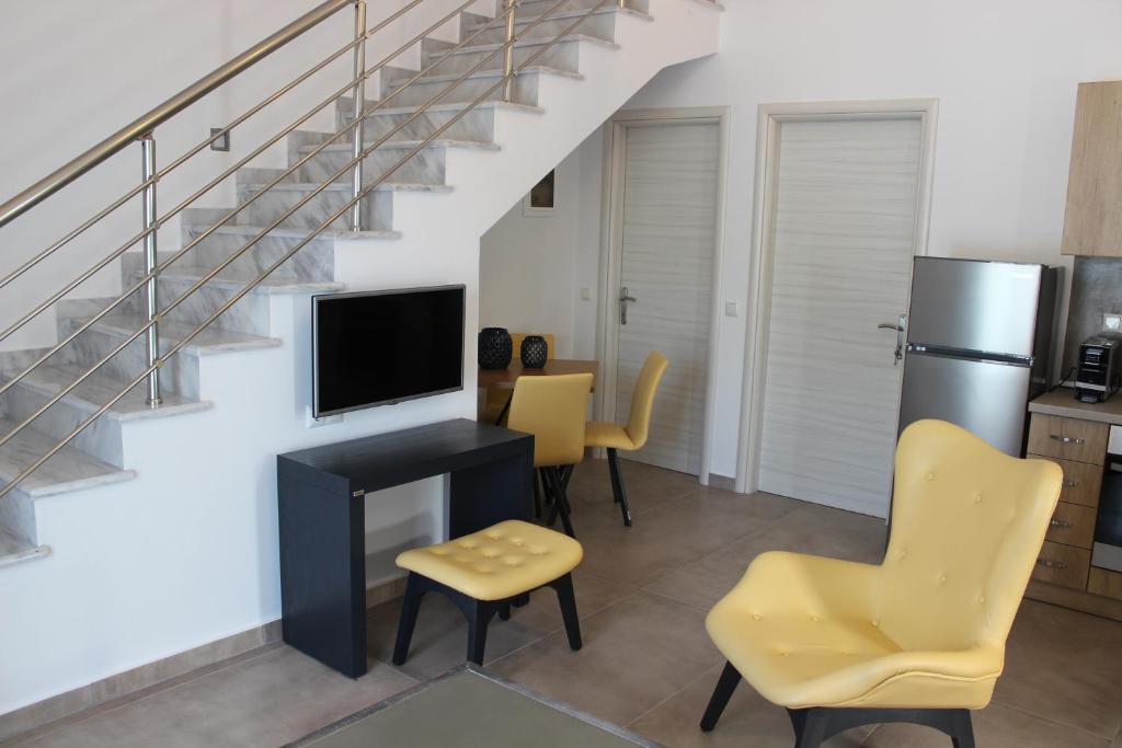 Theros Villas & Suites - 14