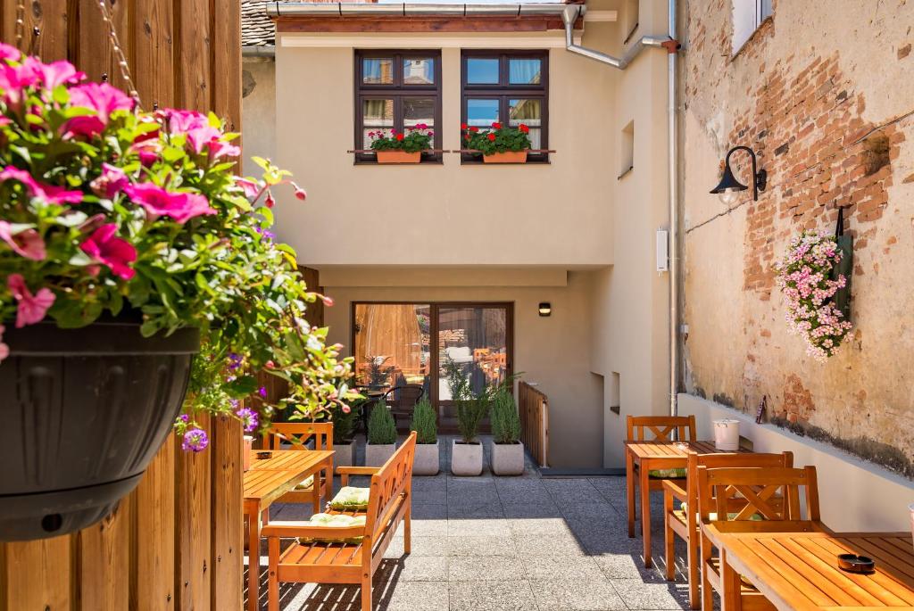 Blumenhaus Sibiu - Resim 38