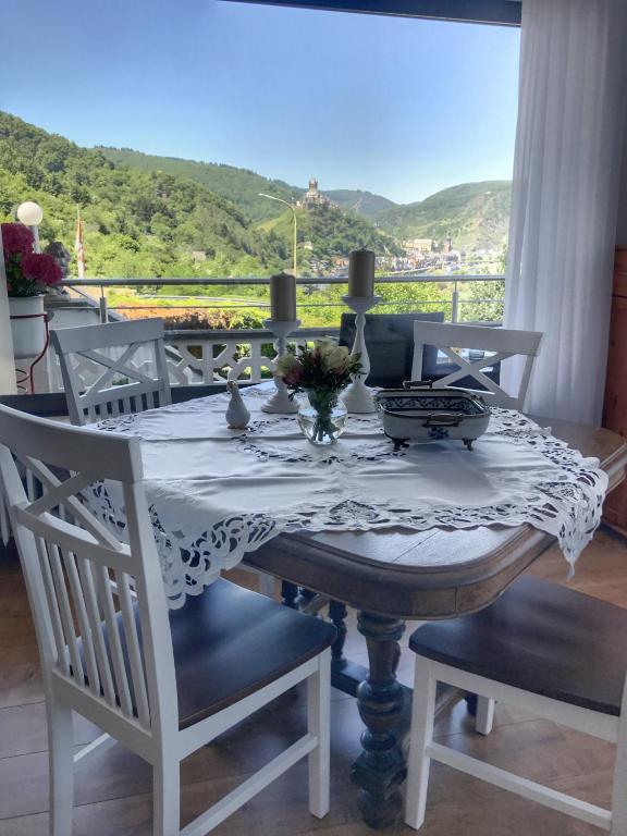 Nespecifikovaný výhled na hory nebo výhled na hory při pohledu z bed and breakfast