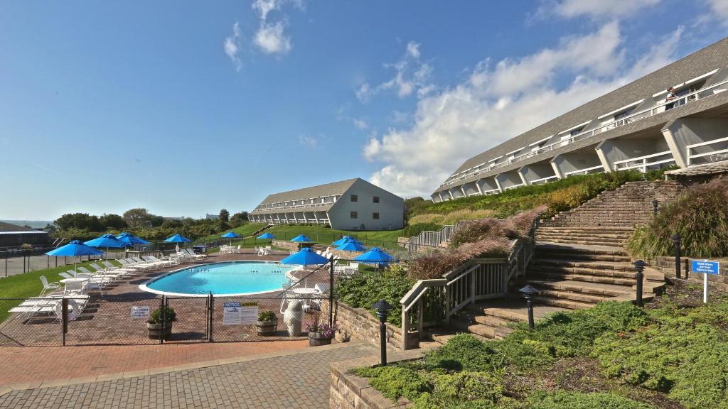 Bazén v ubytování Beachcomber Resort at Montauk nebo v jeho okolí