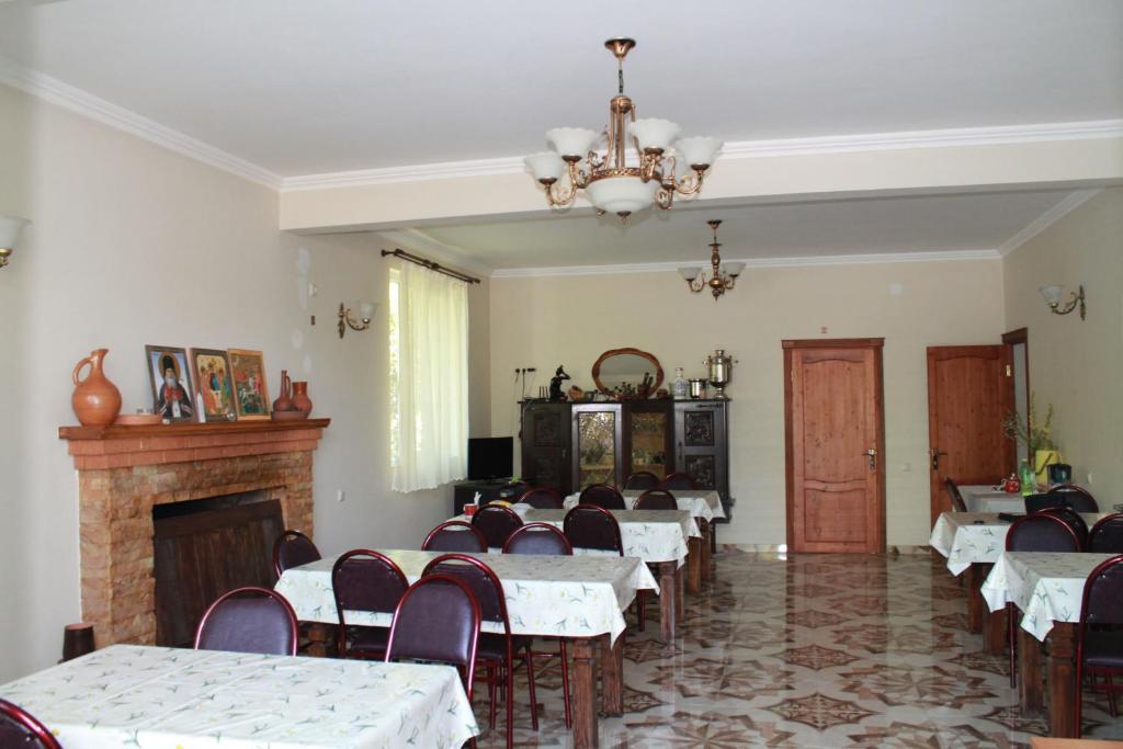 Restaurace v ubytování Guesthouse Mirabela