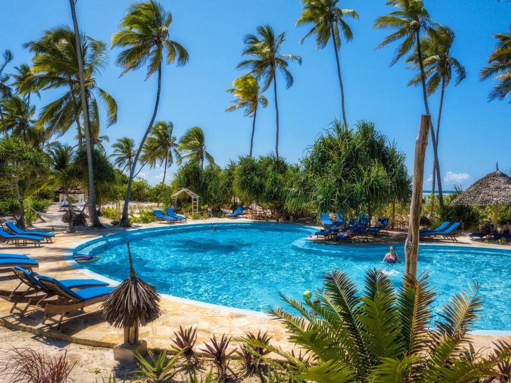 a pool at the resort at Zanzibar Queen Hotel in Matemwe