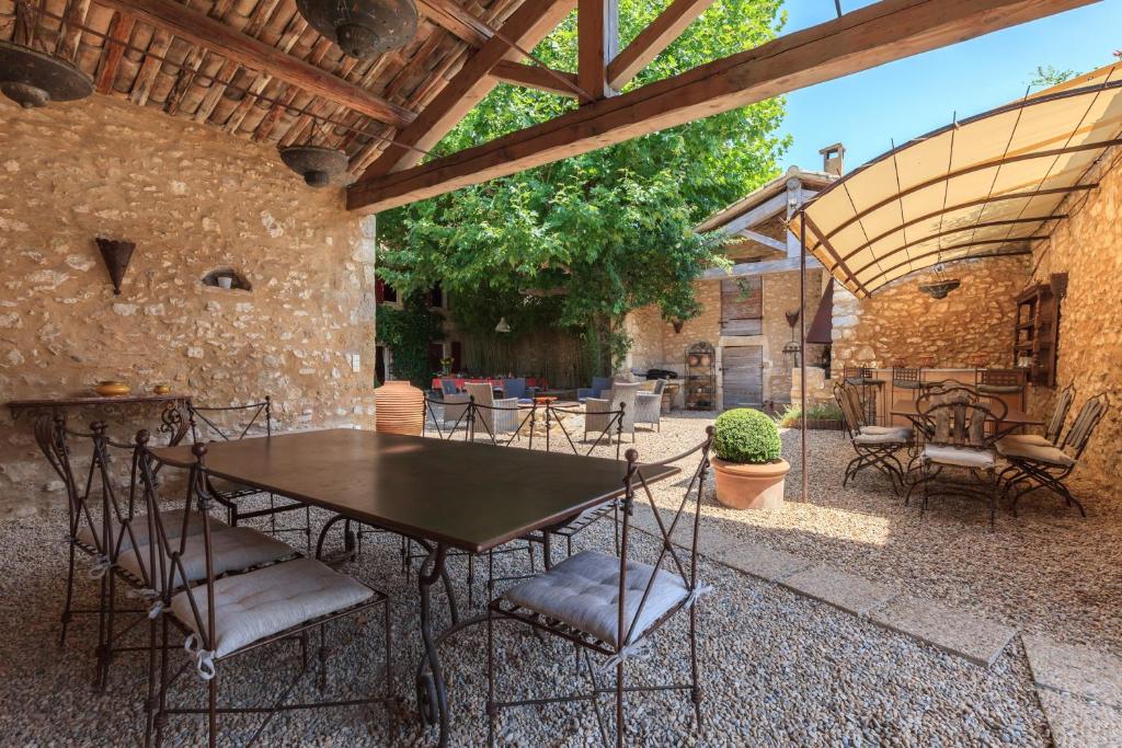Patio nebo venkovní prostory v ubytování La Louvière des Bruyères