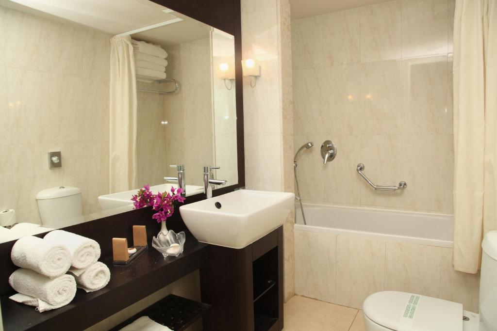 Koupelna v ubytování Sitia Beach City Resort & Spa