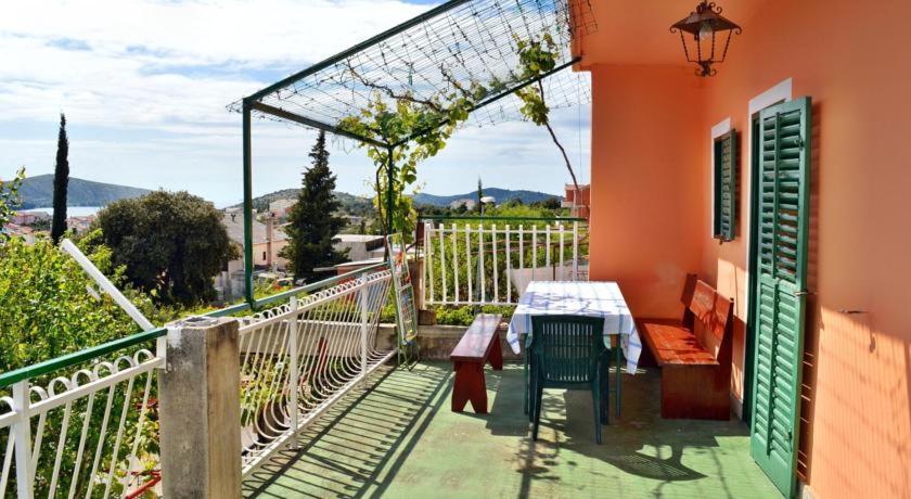 Nespecifikovaný výhled na hory nebo výhled na hory při pohledu z apartmánu