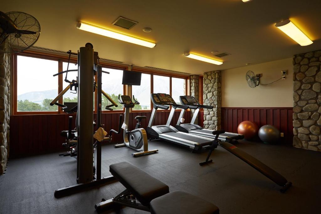Fitness centrum a/nebo fitness zařízení v ubytování Fable Terrace Downs Resort by MGallery