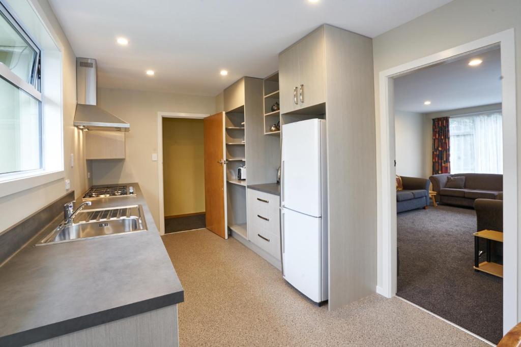 Kuchyň nebo kuchyňský kout v ubytování Accommodation Fiordland -The Three Bedroom House at 226A Milford Road